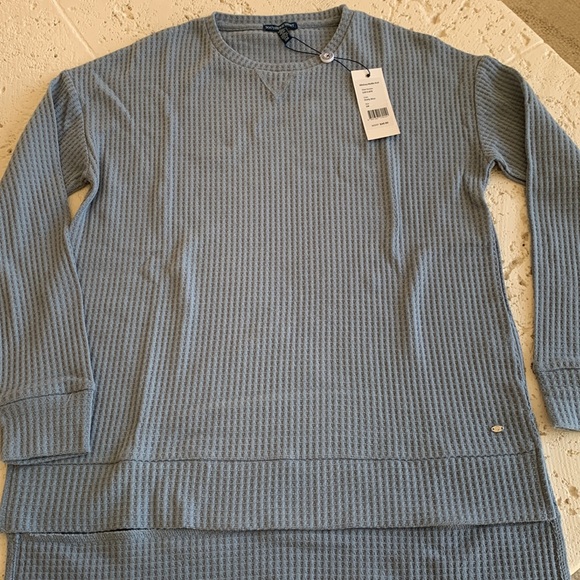 Southern shirt Whitney waffle knit in dusty blue size small. Comfy thermal knit. - Picture 7 of 8